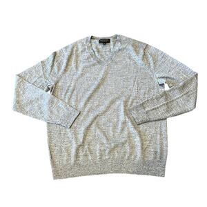 NWOT Banana Republic Factory Men's Extra Fine Merino Wool V-Neck Sweater Size L
